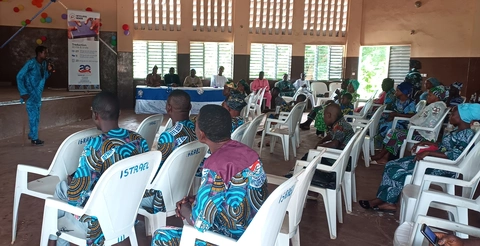 le délégué entrain de conter