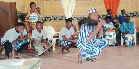 l'artiste agbaja en prestation